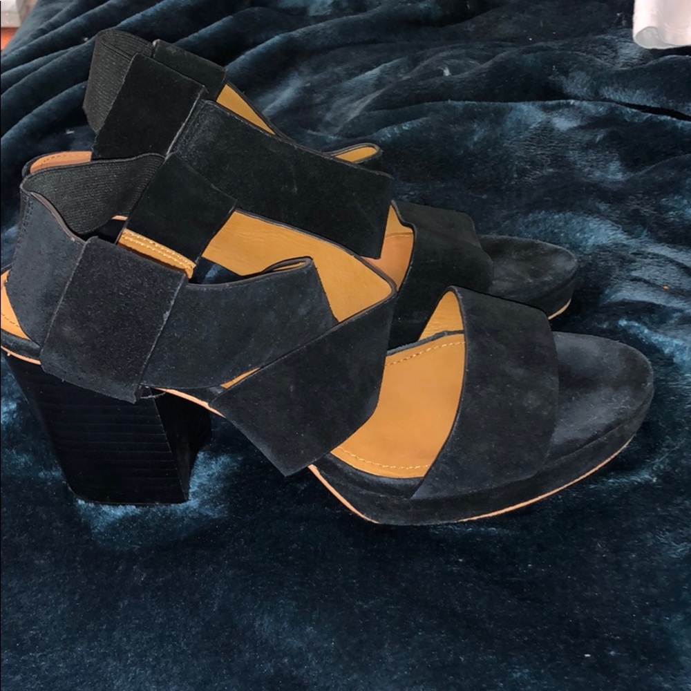 & other stories heel, size 8, suede black